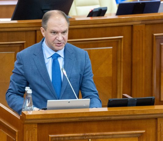 VIDEO | Ion Ceban acuză PAS că „închide gura opoziției” prin modificări ale Regulamentului Parlamentului