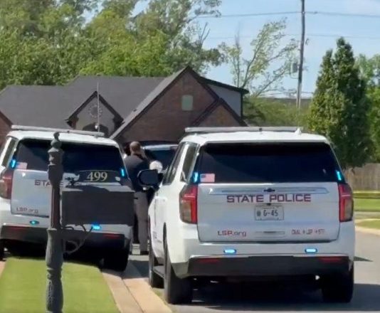 Atac armat în SUA: mai mulți minori uciși, printre victime și un copil de un an. Suspectul a fost împușcat de poliție