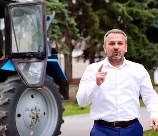 VIDEO | Cu tractorul – la Primăria Orhei! Ramiz Ansarov, numărul 1 în buletinul de vot, promite ordine, stabilitate, perspective