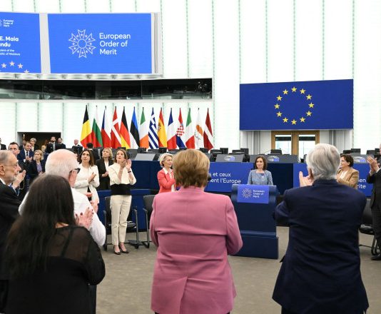 VIDEO | Maia Sandu, în lacrimi, aplaudată în picioare în Parlamentul European