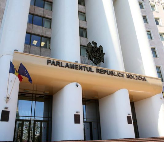 Partidul Nostru cere dublarea timpului de lucru al Comisiei de anchetă privind escrocheriile telefonice. Usatîi vrea să fie audiat și să prezinte date despre 100 000 de victime moldovene