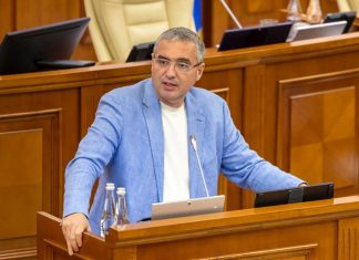 Renato Usatîi critică proiectul privind identificarea utilizatorilor de cartele PrePay: „Oamenii sunt înșelați astăzi, iar Guvernul promite protecție peste un an”