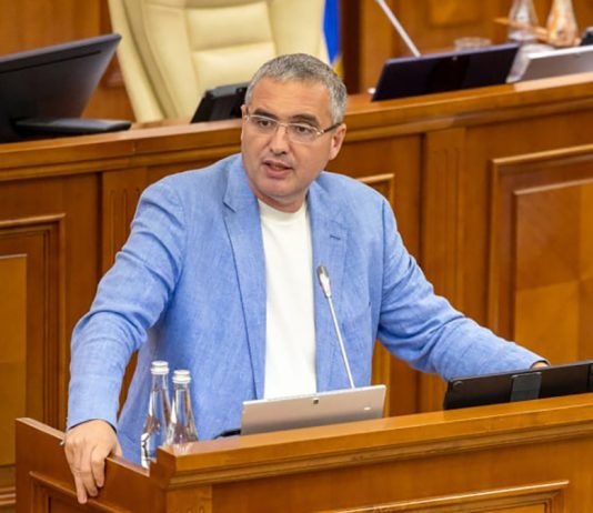 Renato Usatîi critică proiectul privind identificarea utilizatorilor de cartele PrePay: „Oamenii sunt înșelați astăzi, iar Guvernul promite protecție peste un an”