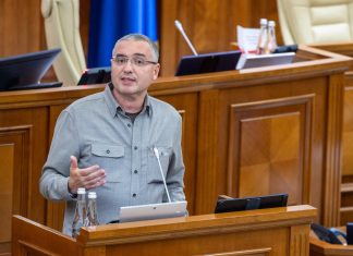 Renato Usatîi: „Dacă nu puteți dezvolta Căile Ferate din Moldova, măcar încetați să le îngropați! Nu aveți un plan de dezvoltare, dar aveți un plan de împărțire”