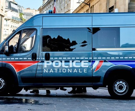 Doi copii au fost găsiți morți într-o mașină, în plină caniculă